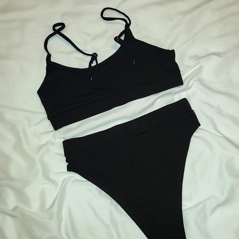 Matte Collection Ribbed Black Bikini - Picture 2 of 4